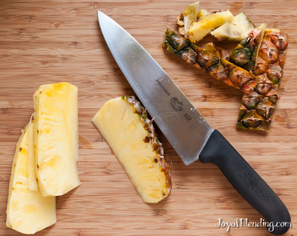 Pineapple cutting method